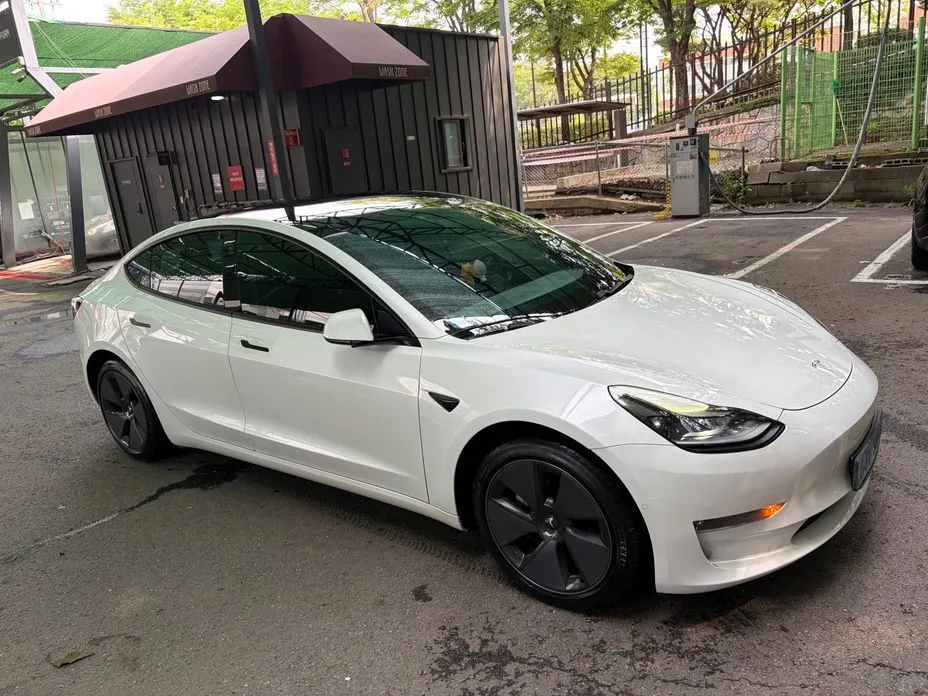 Tesla Model 3 — фото 9