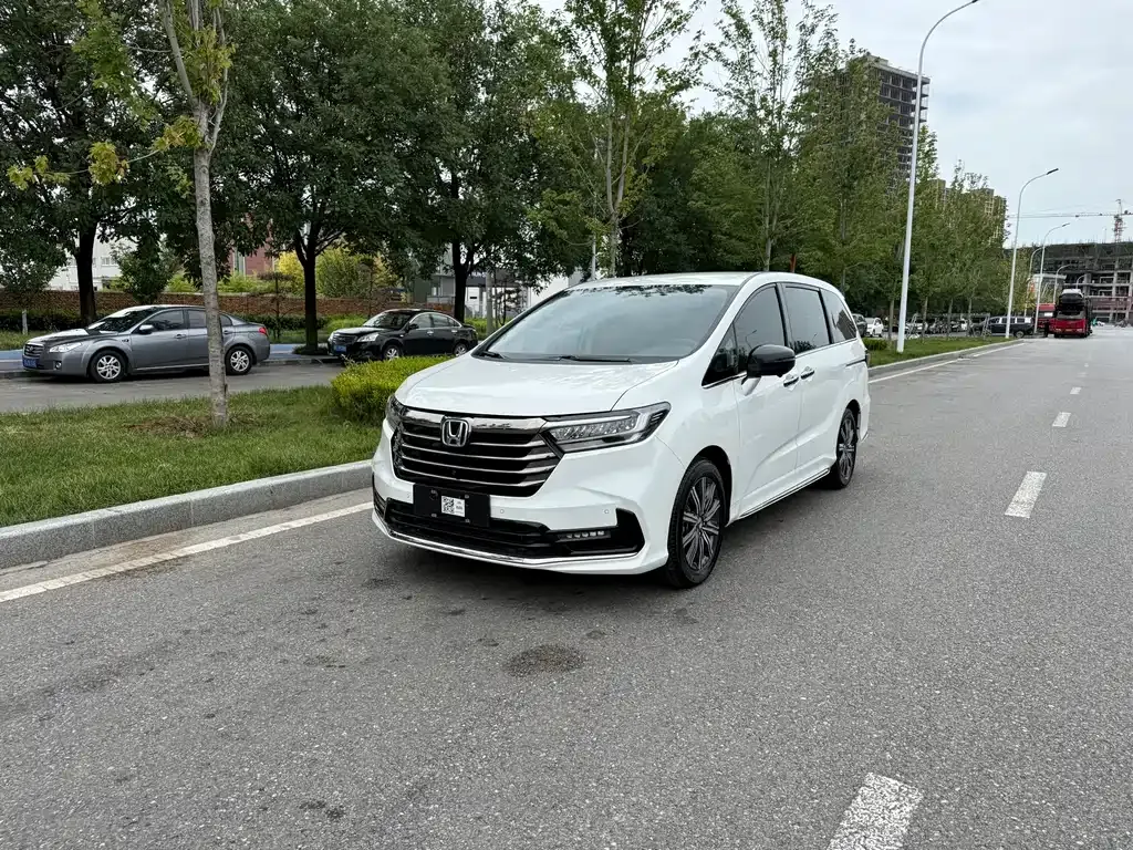 Honda Odyssey — фото 1