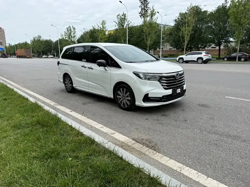 Honda Odyssey — фото 10