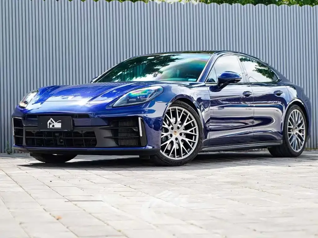 Porsche Panamera — фото 1