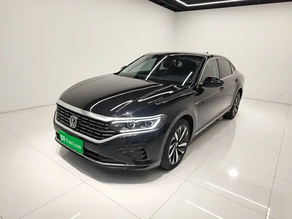 Volkswagen Passat — фото 1
