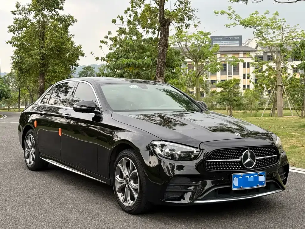 Mercedes-Benz E-Class — фото 7