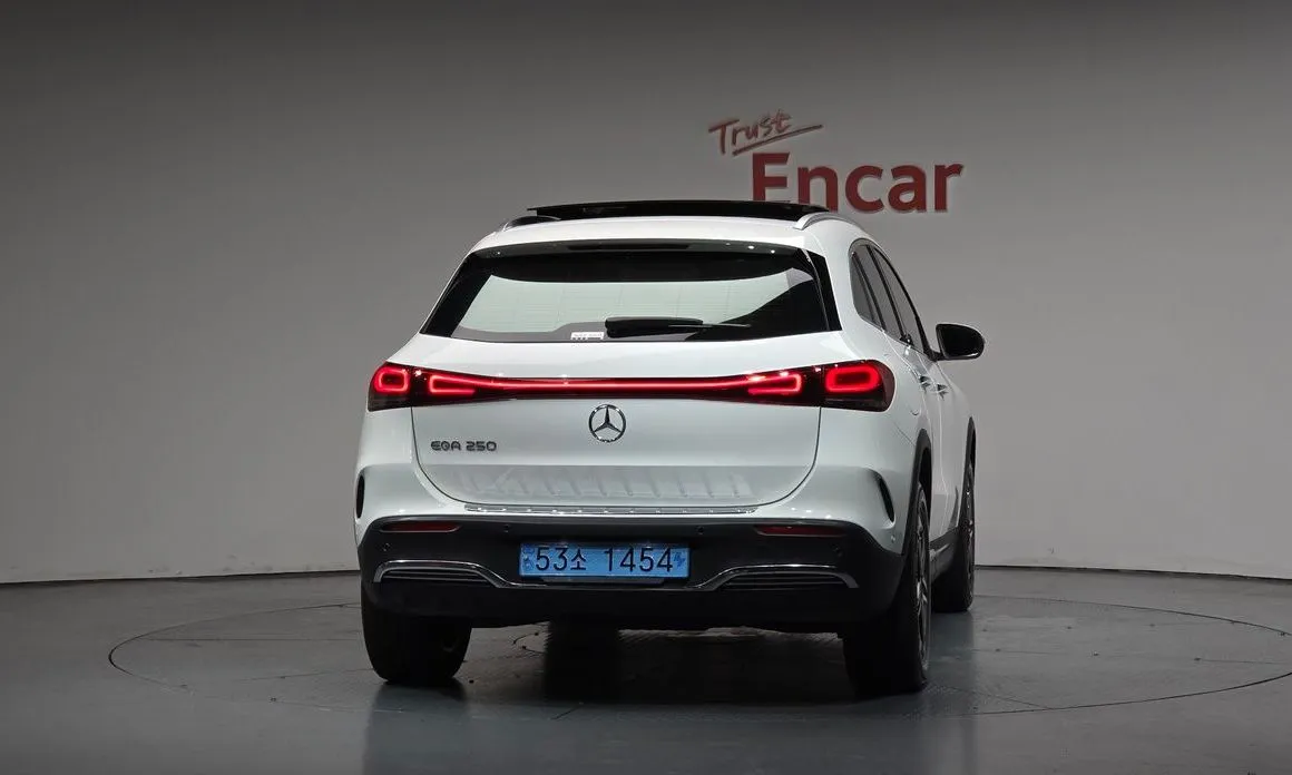 Mercedes-Benz EQA — фото 2