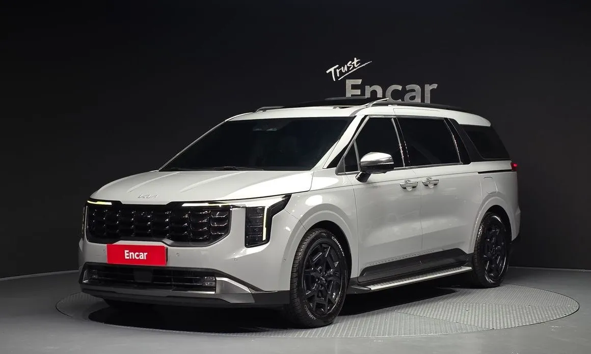 Kia Carnival — фото 1