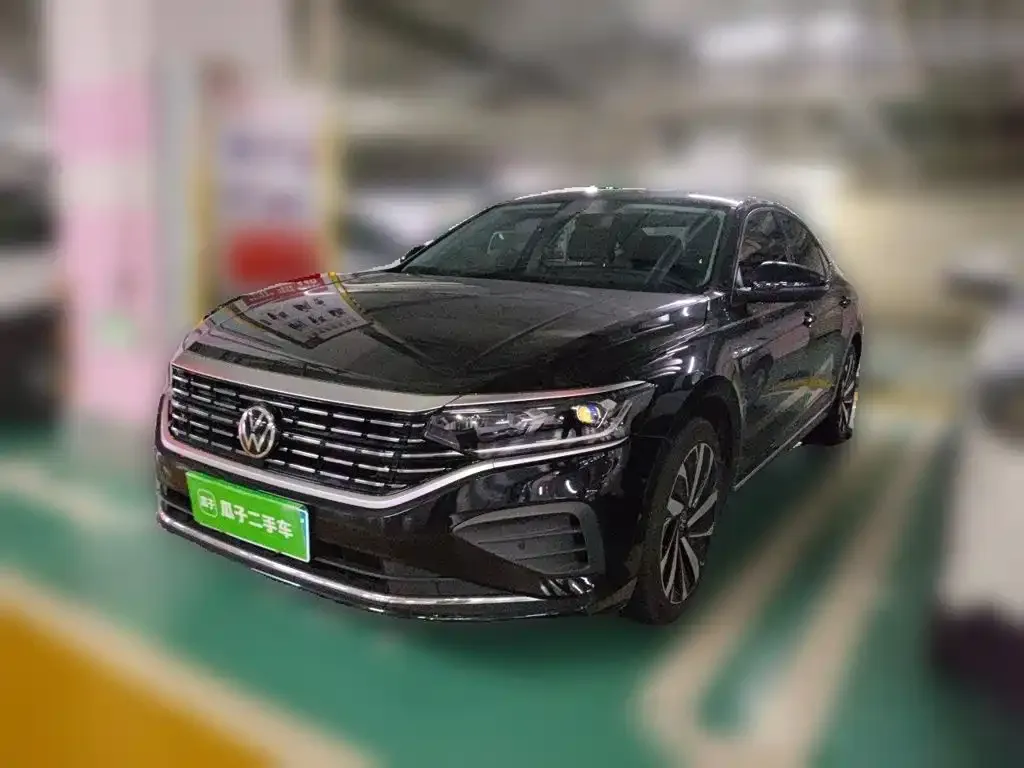 Volkswagen Passat — фото 1