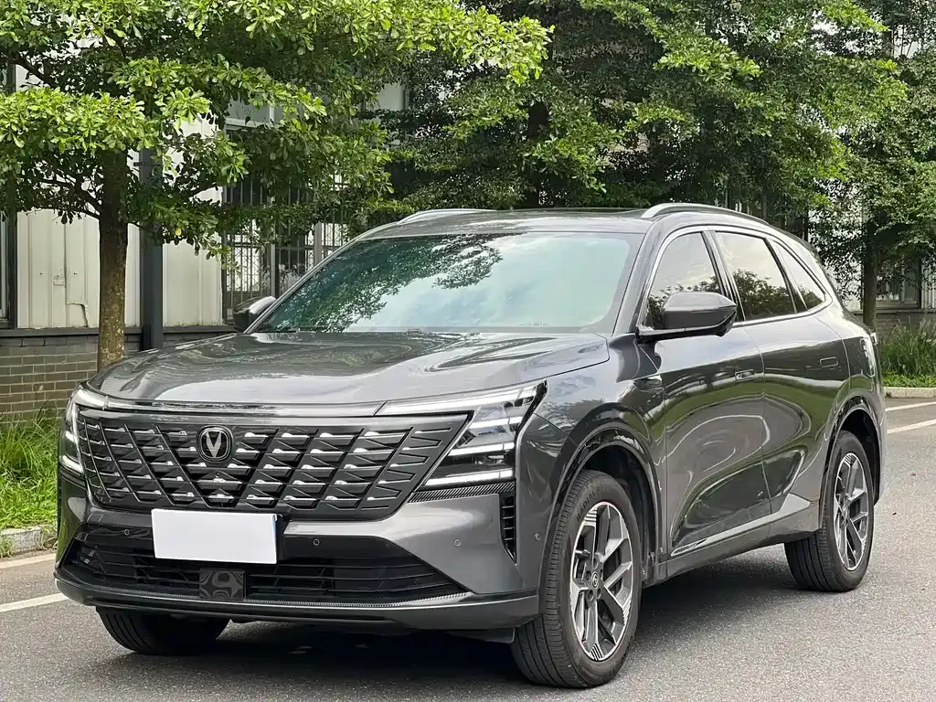 Changan CS75PLUS — фото 1