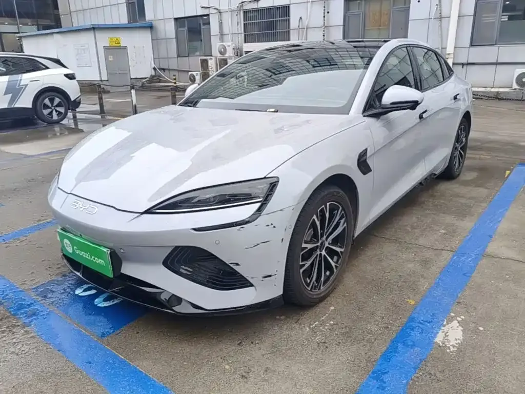BYD Seal — фото 1
