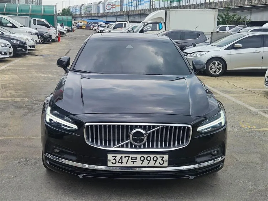 Volvo S90 — фото 1