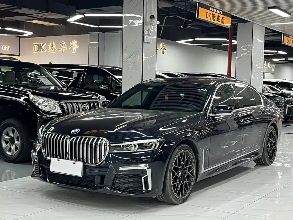 BMW 7 Series — фото 1