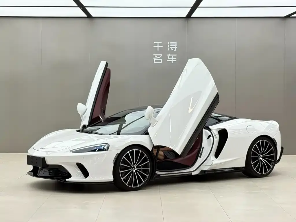 McLaren GT — фото 1