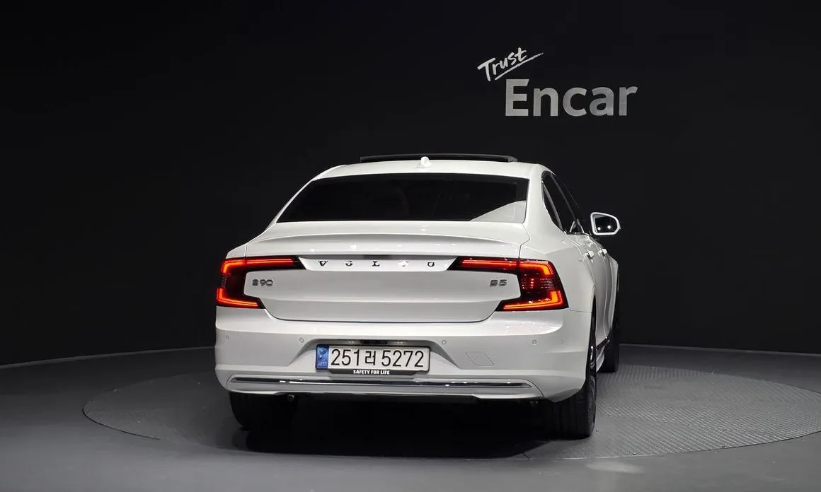 Volvo S90 — фото 4