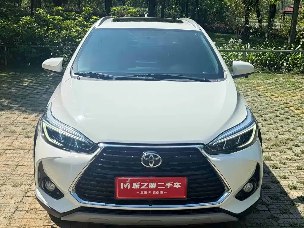 Toyota Yaris L — фото 4