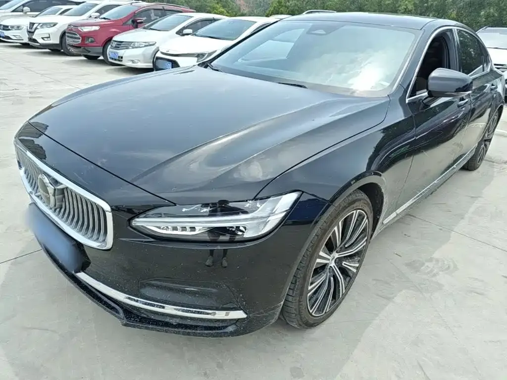 Volvo S90 — фото 1