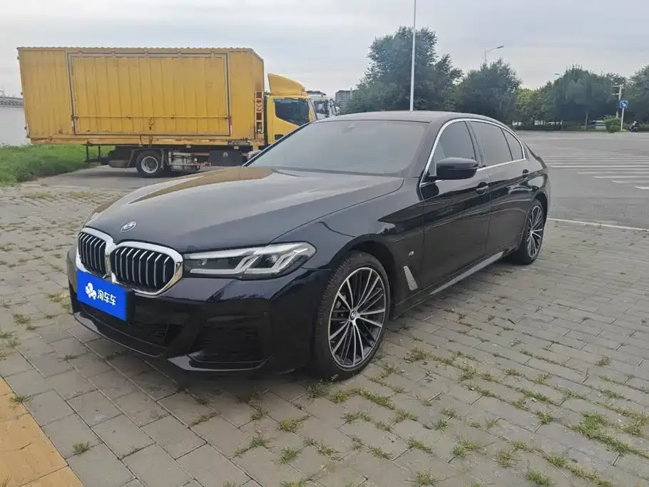 BMW 5 Series — фото 1