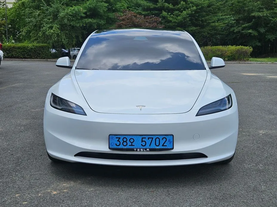 Tesla Model 3 — фото 1