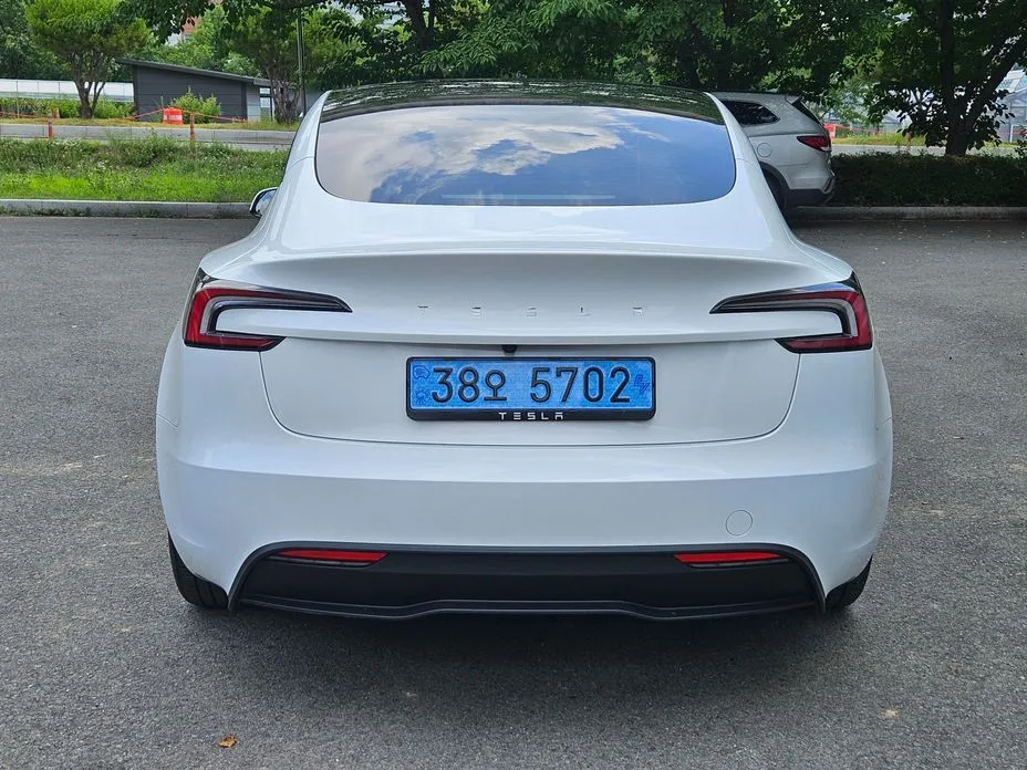 Tesla Model 3 — фото 8