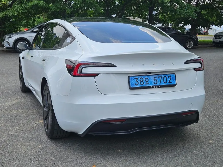 Tesla Model 3 — фото 7