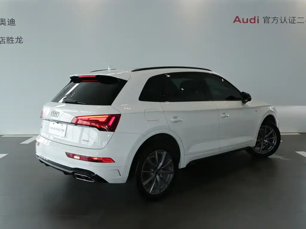 Audi Q5L — фото 2
