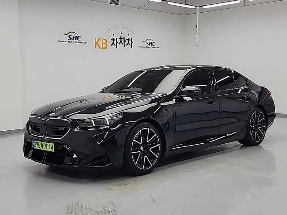 BMW M5 — фото 1