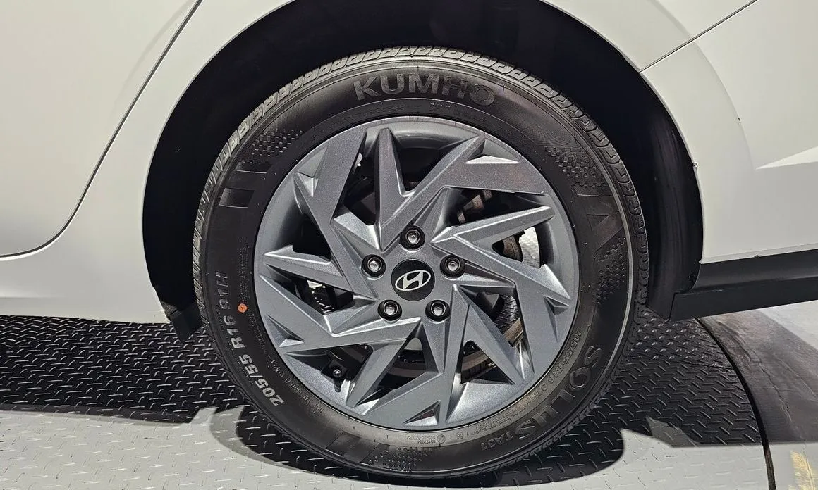 Hyundai AVANTE — фото 4