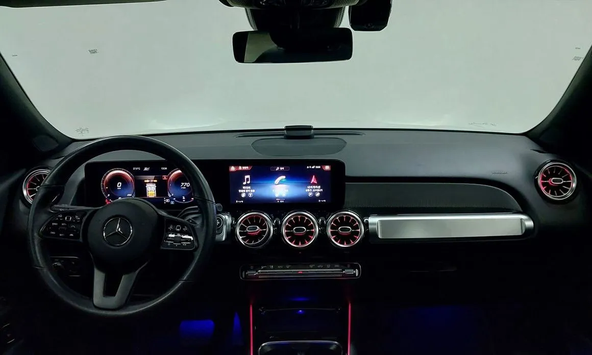Mercedes-Benz GLB-Class — фото 10