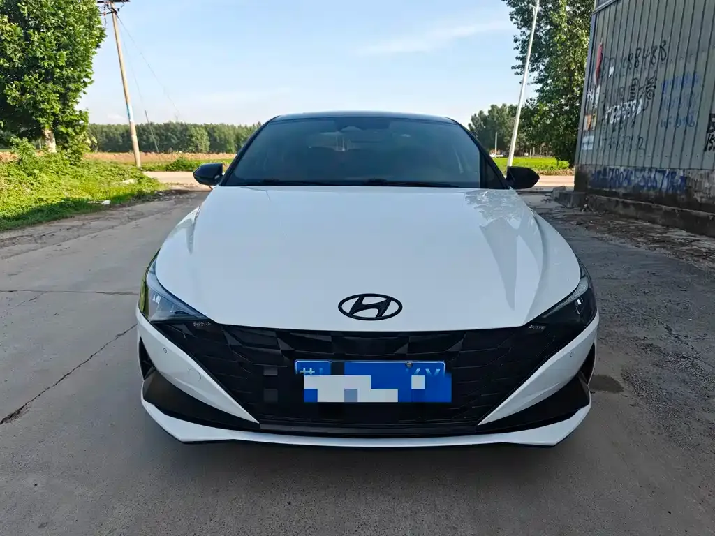 Hyundai Elantra — фото 8