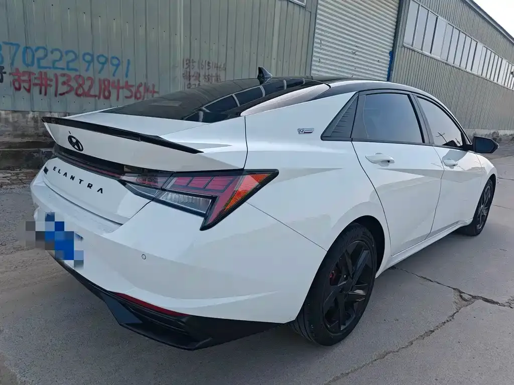 Hyundai Elantra — фото 3