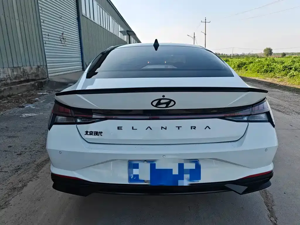 Hyundai Elantra — фото 4
