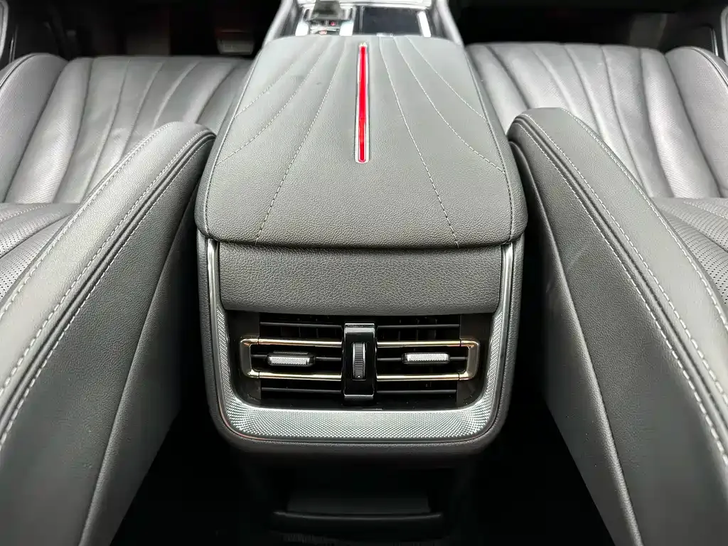 Hongqi H5 — фото 2