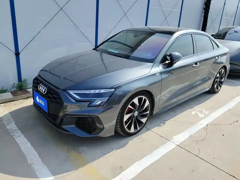 Audi A3 — фото 1