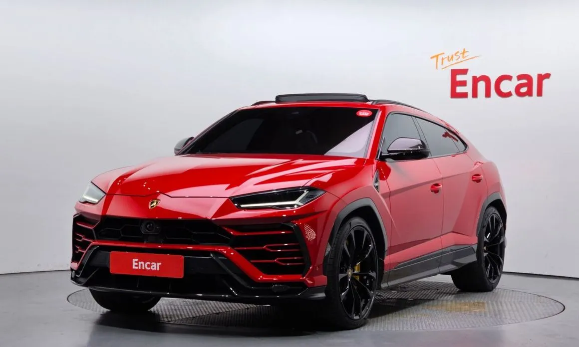 Lamborghini Urus — фото 1