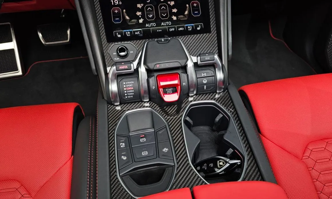 Lamborghini Urus — фото 10