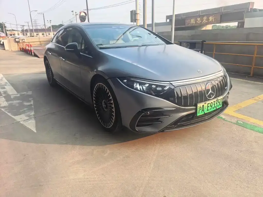 Mercedes-Benz EQS AMG — фото 10