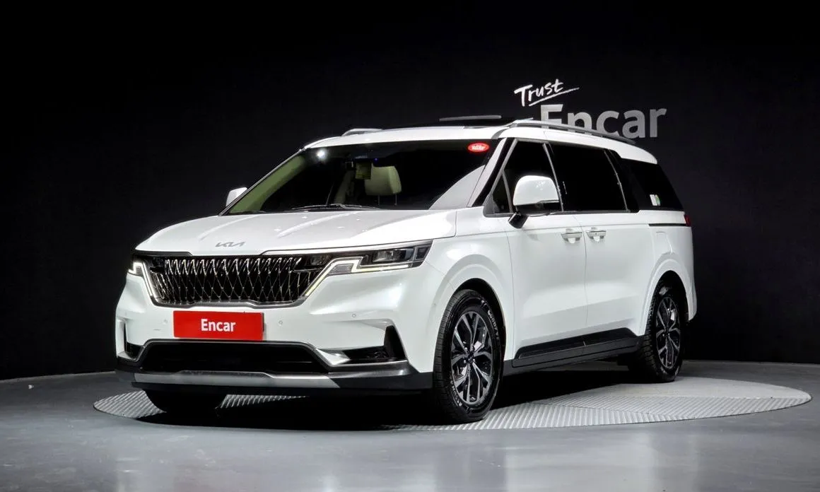 Kia Carnival — фото 1
