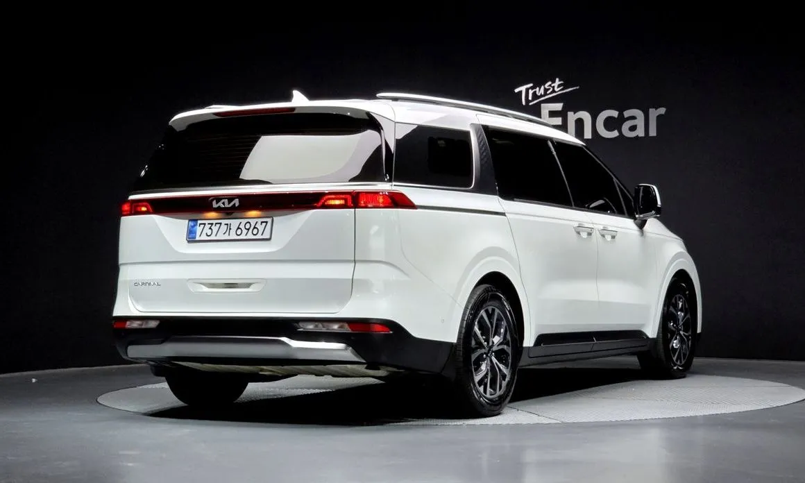 Kia Carnival — фото 4