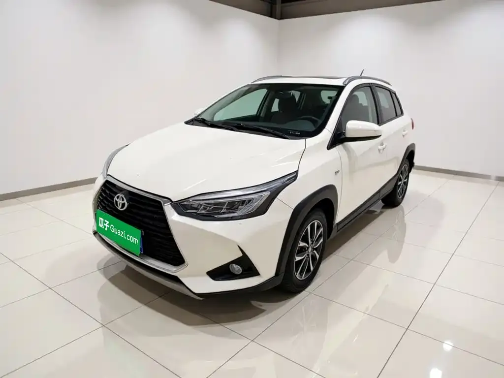 Toyota Yaris L — фото 2
