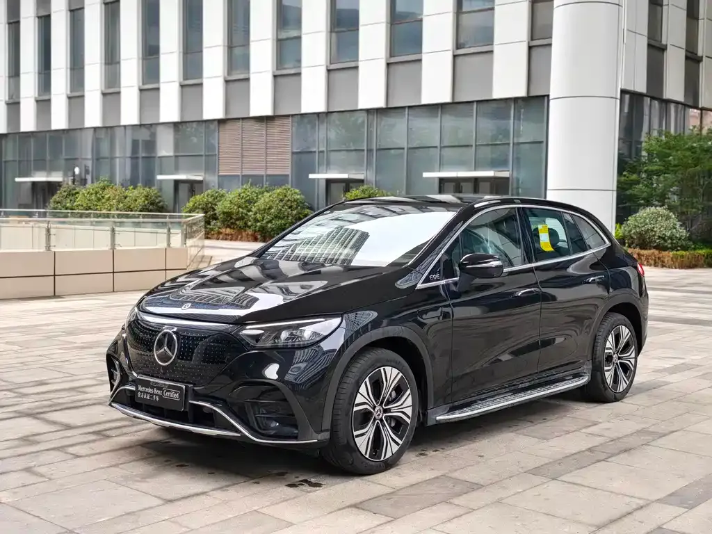 Mercedes-Benz EQE SUV — фото 1
