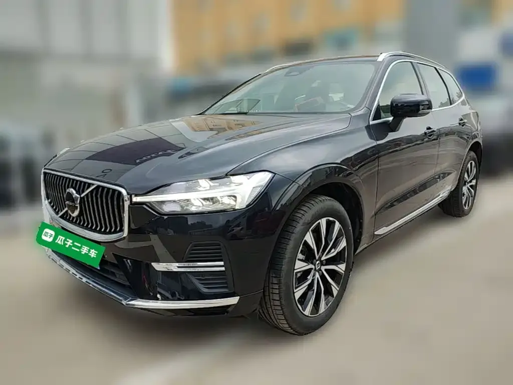 Volvo XC60 — фото 1