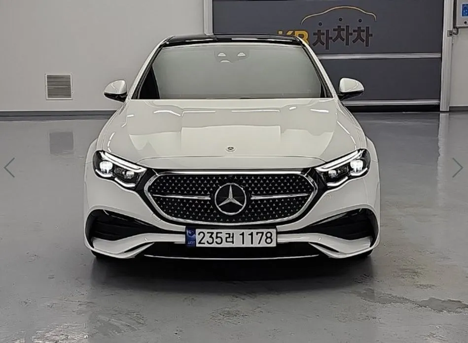 Mercedes-Benz E-Class — фото 1