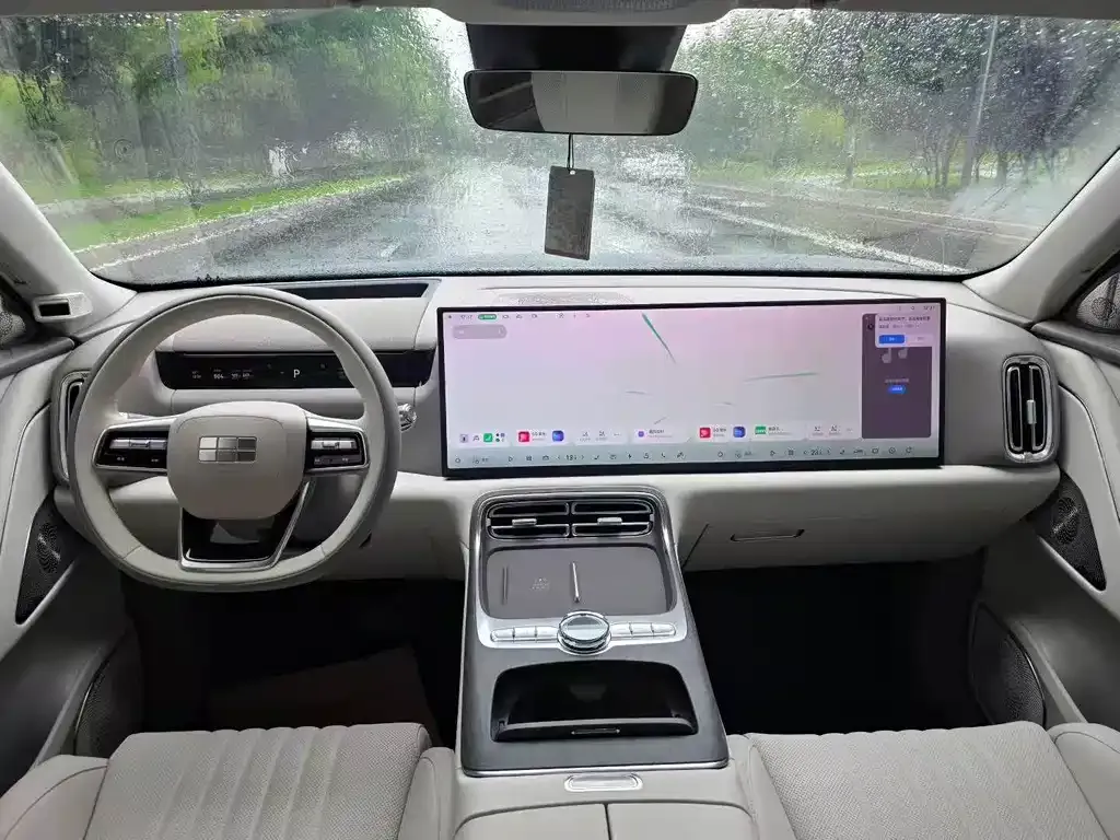 Geely Galaxy M9 — фото 9