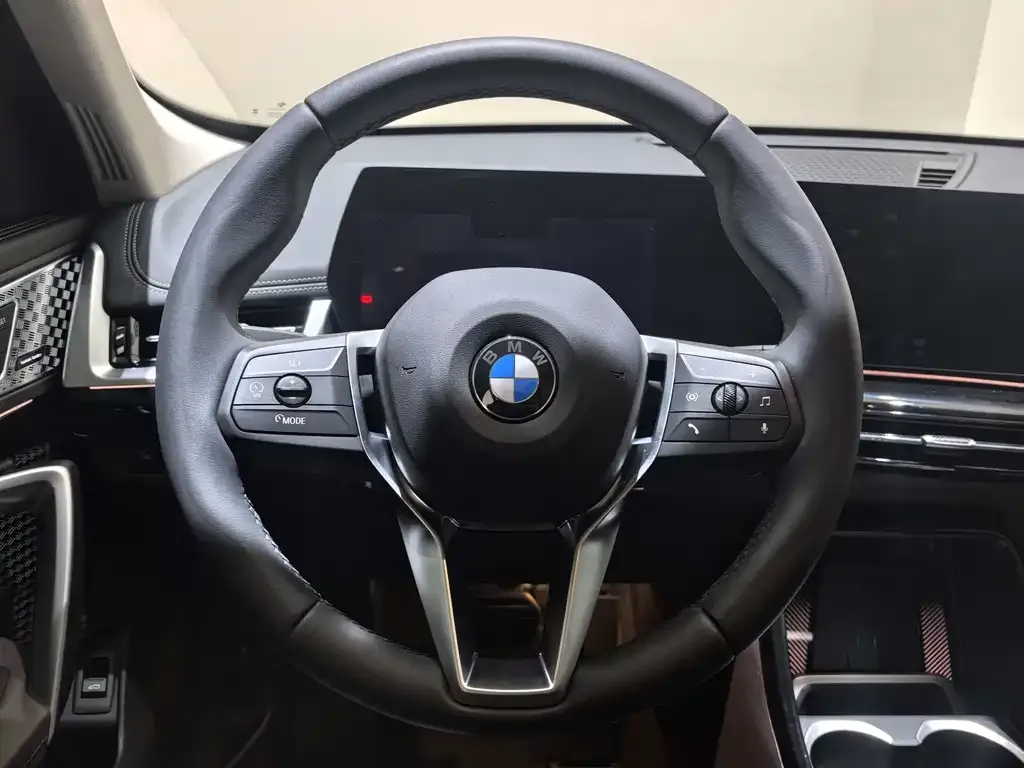 BMW X1 — фото 10