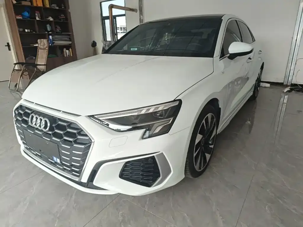 Audi A3 — фото 1