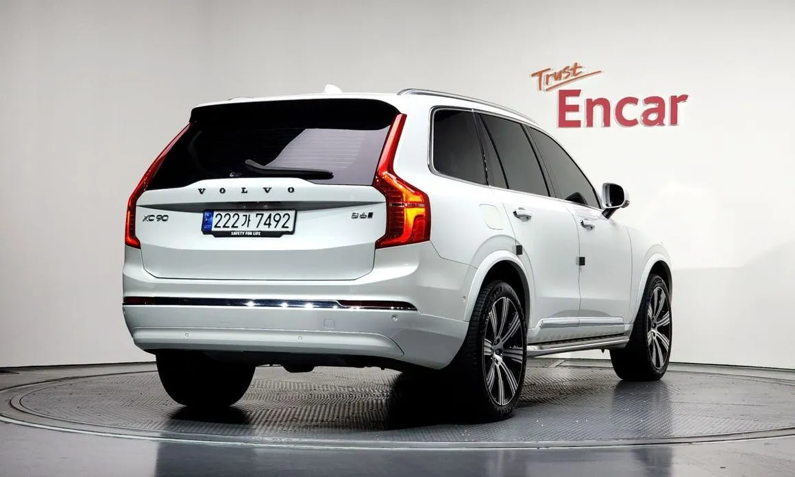 Volvo XC90 — фото 9