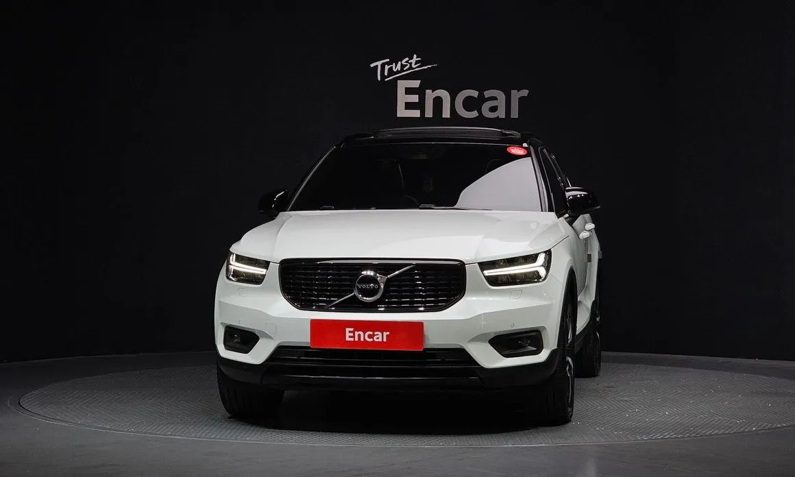 Volvo XC40 — фото 2