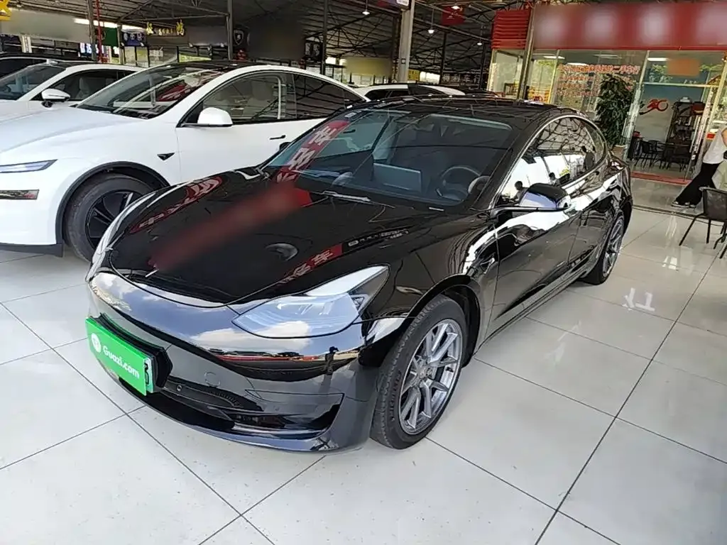 Tesla Model 3 — фото 10