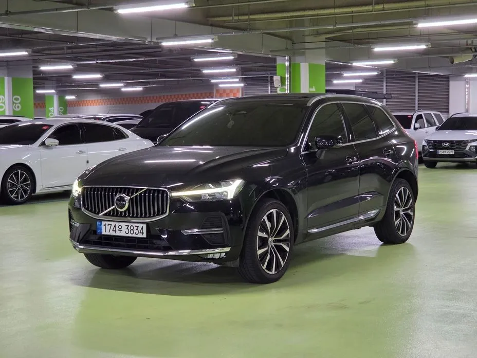 Volvo XC60 — фото 1