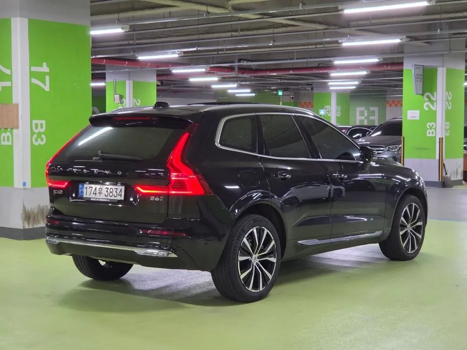 Volvo XC60 — фото 9