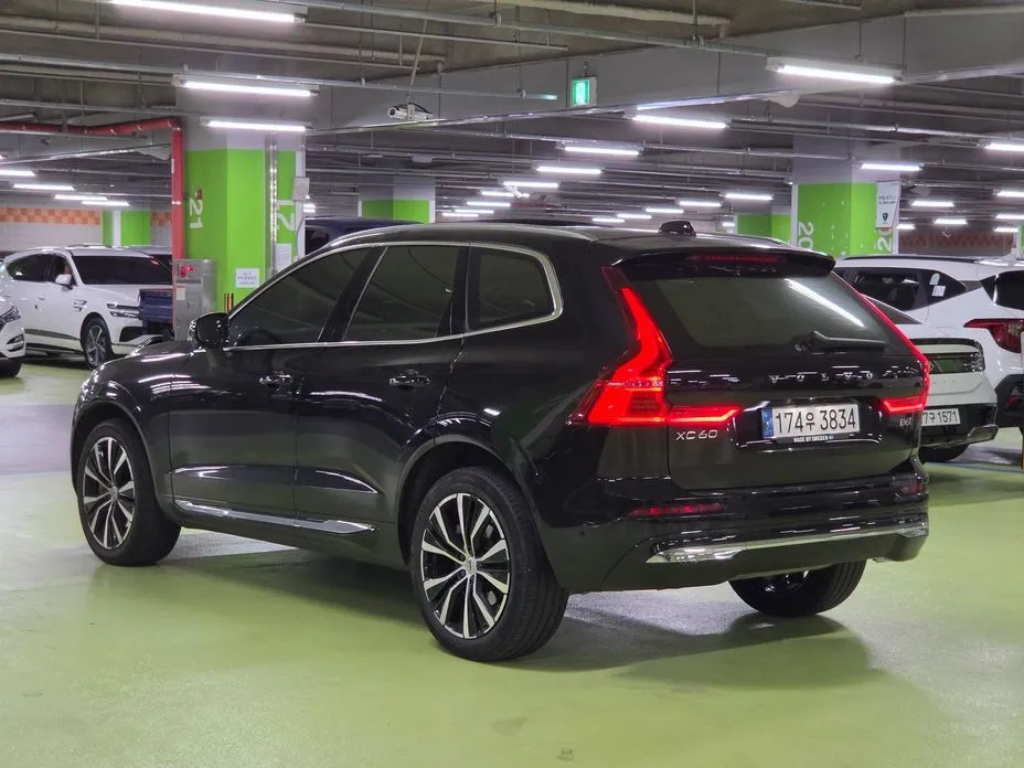 Volvo XC60 — фото 7