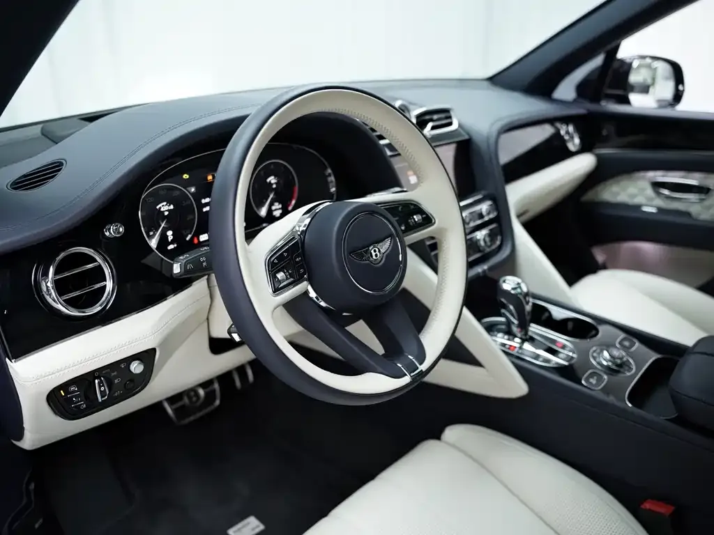 Bentley Bentayga — фото 10
