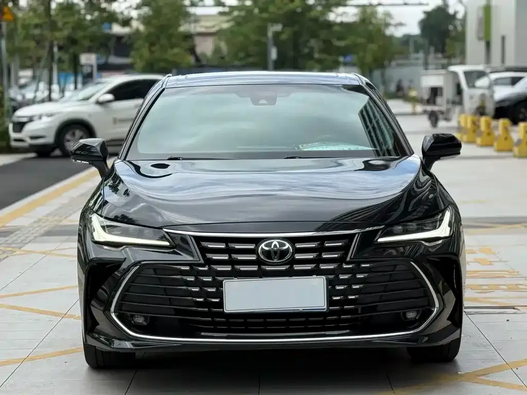 Toyota Avalon — фото 2